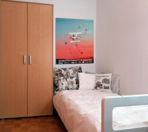 Cosy Room with Balcony in top Location